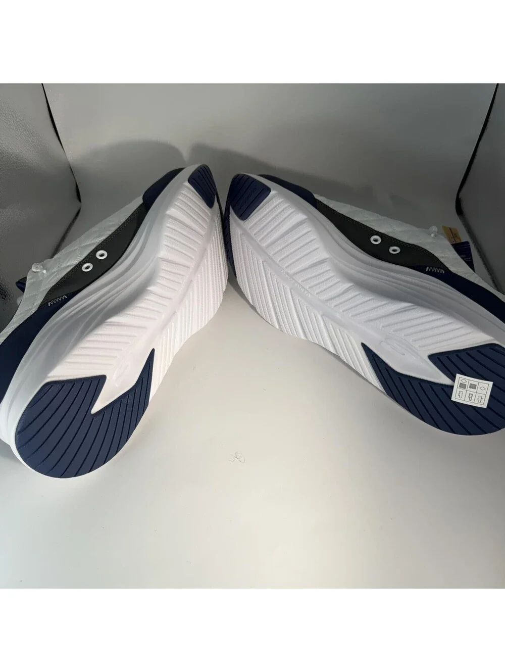 Skechers Slip-Ins Contour Foam Cozy Fit White Navy 232619 WNV Men's Size 12 New